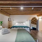 Charming Duplex Nest Newly Renovated
