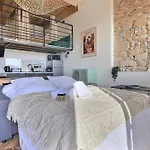 Charming Apartment With An Unobstructed View