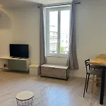 Studio Independant Climatise A Lyon 8