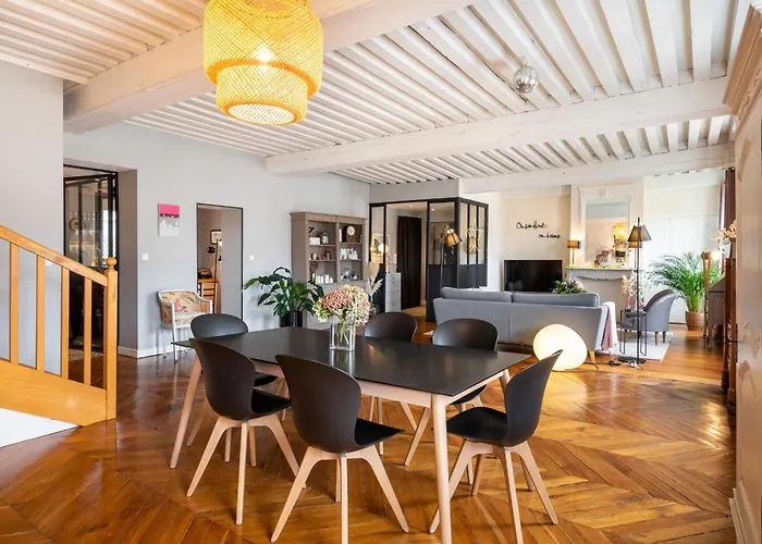 Les Celestins - Apartment With An Amazing View