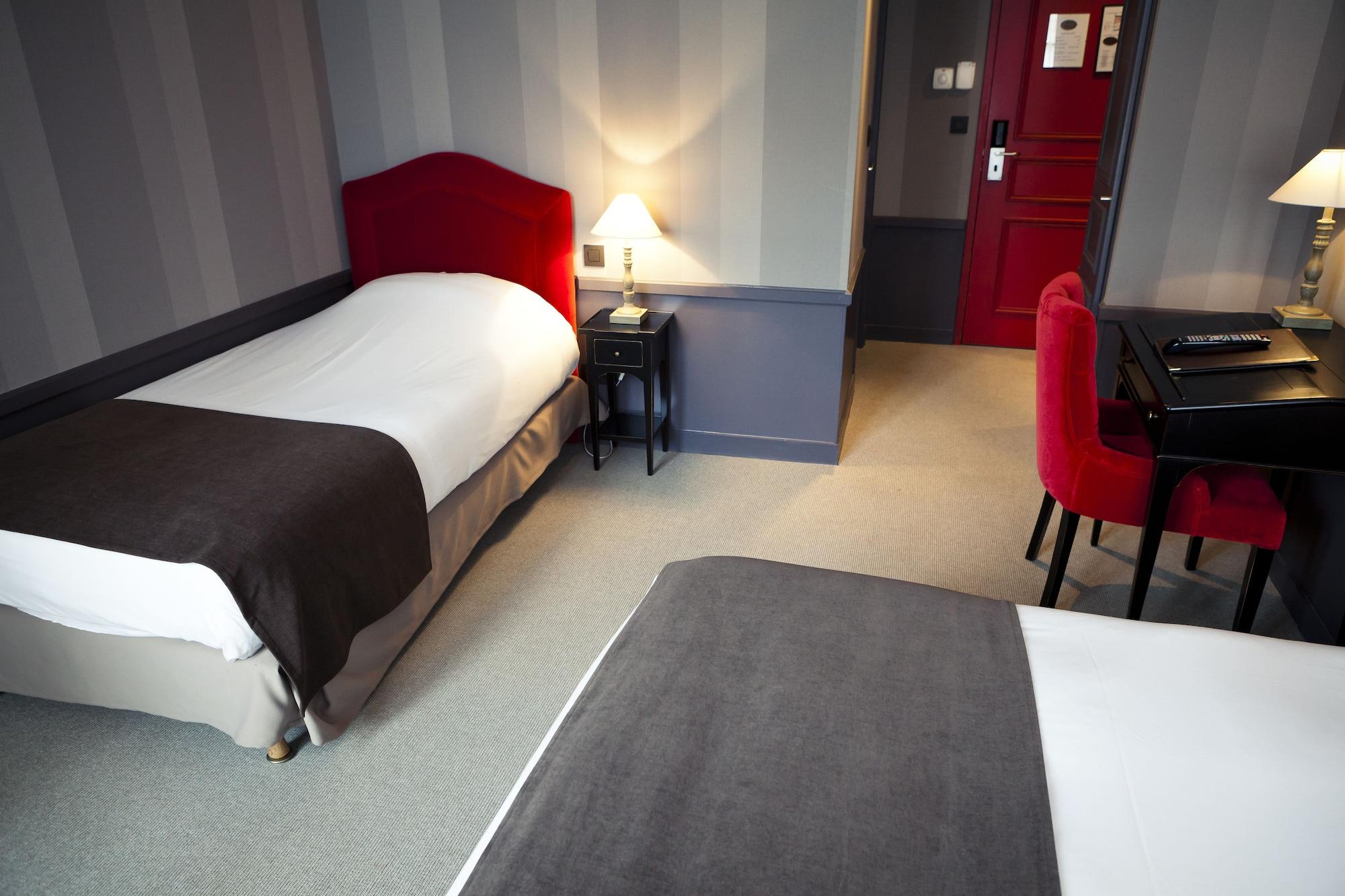 Alexandra Hotel 4*