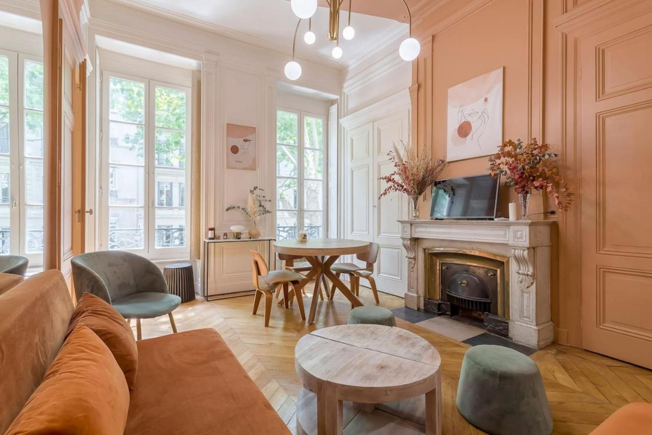 Apartment Hamac Suites - Pink - Ideal Couple Lyon