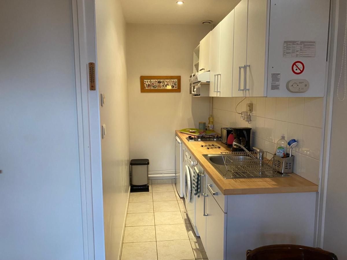 Apartment Le Balcon De Jules - Charmant Pied-a-terre - Parking Possible Pour Vehicule De Moins De 4,40 M De Long Lyon