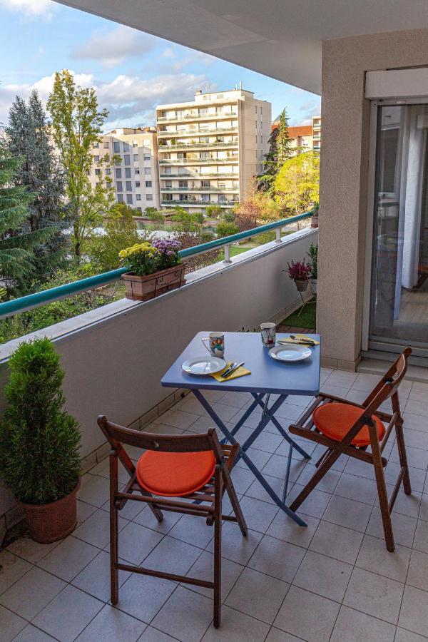Apartment Parc Blandan - T2 Calme Lumineux Et Bien Situe. *