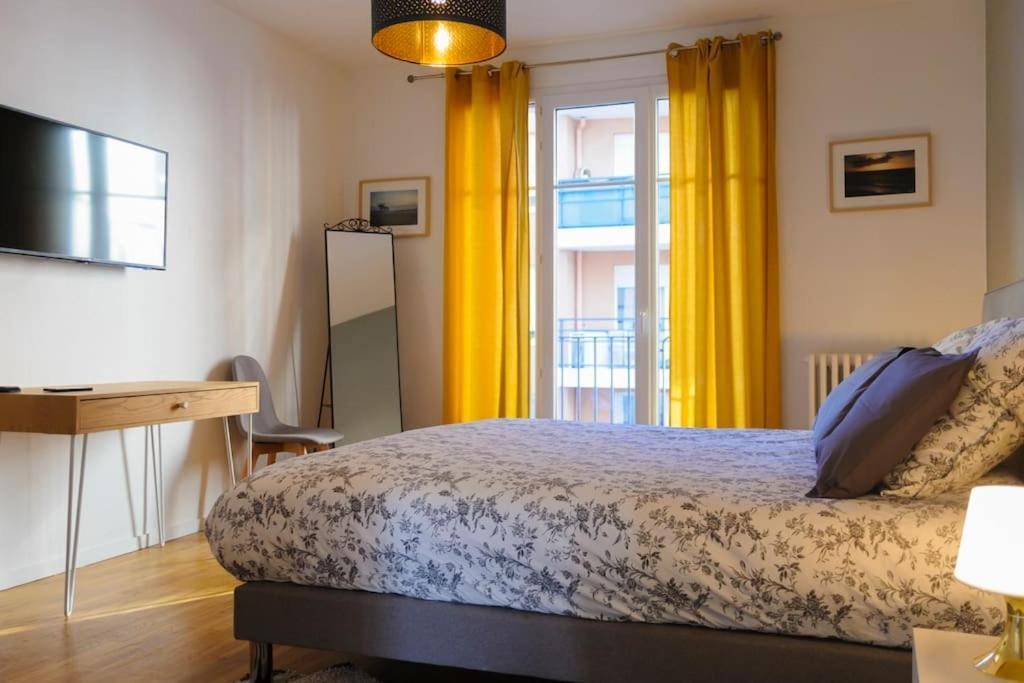 Traversant Elegant - Parking Prive Appartement Lyon