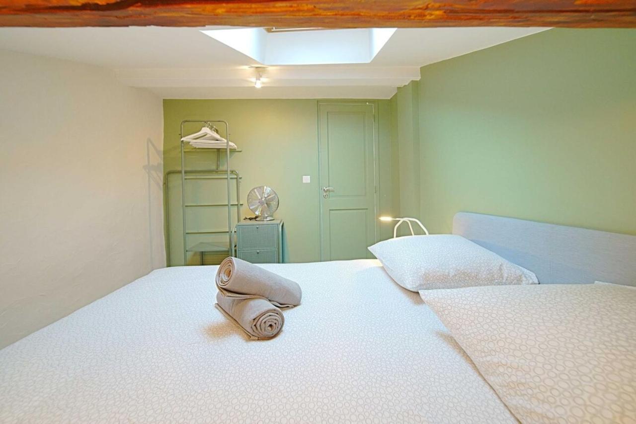 The Fernand-panoramic View-sathonay-terreaux Apartamento *