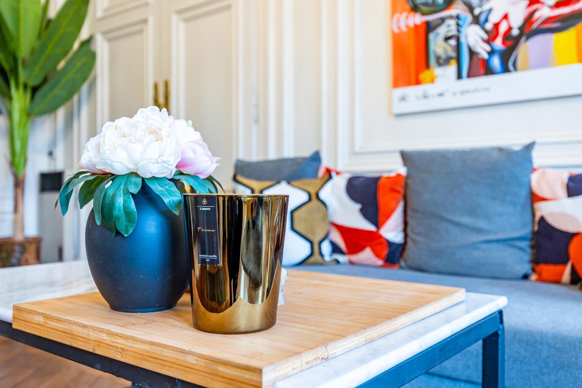 Haussmannien D’artiste, Exception, Quai De Saône Balcon+parking Appartement *