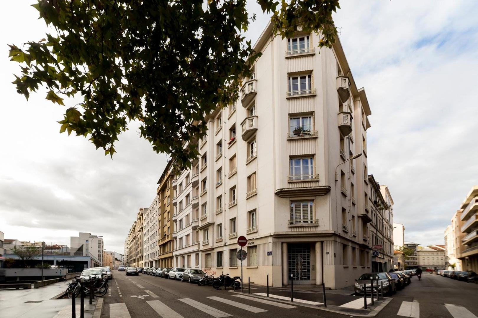 - Proche Metro Ail Lyon