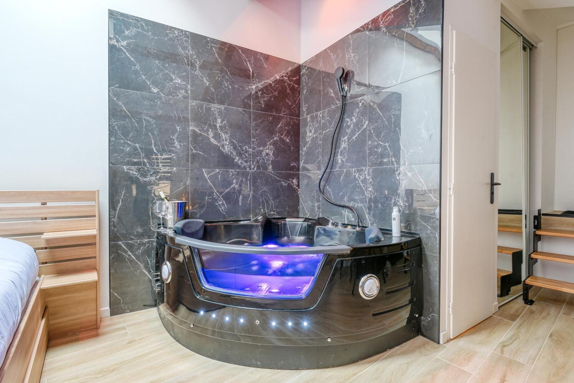 Apartment New / Belle Et Rebelle Avec Jacuzzi *