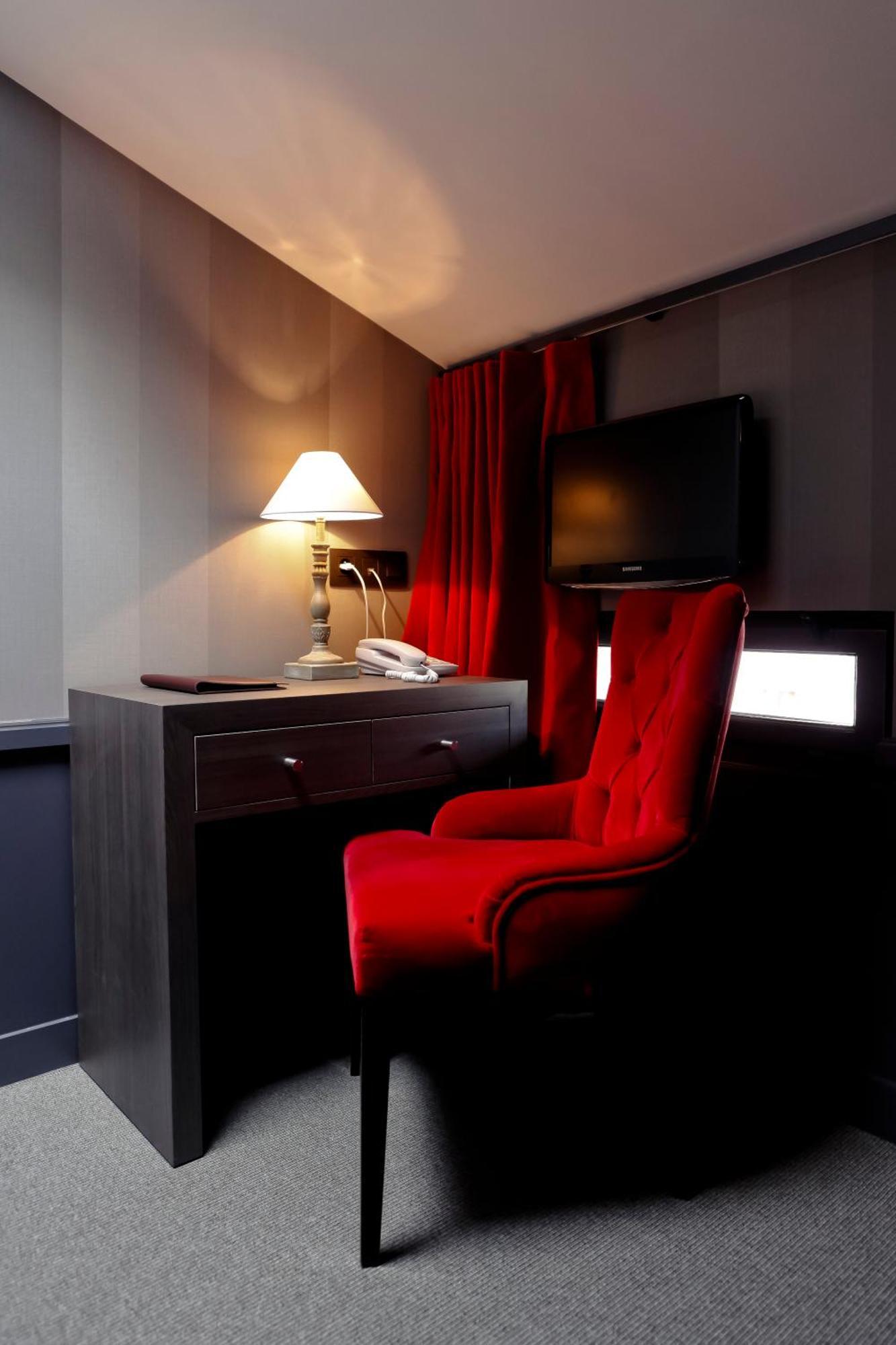Alexandra Hotel 4*