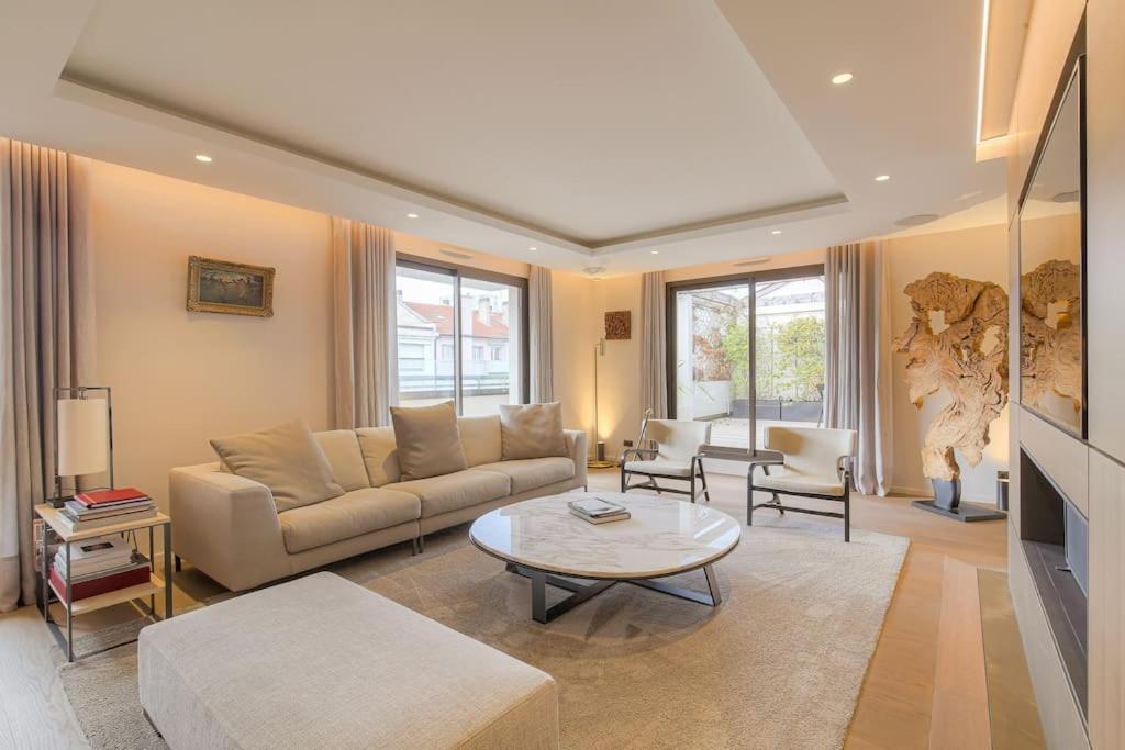 Appartement 6eme - Crequi 170 M2 Avec Terrasse