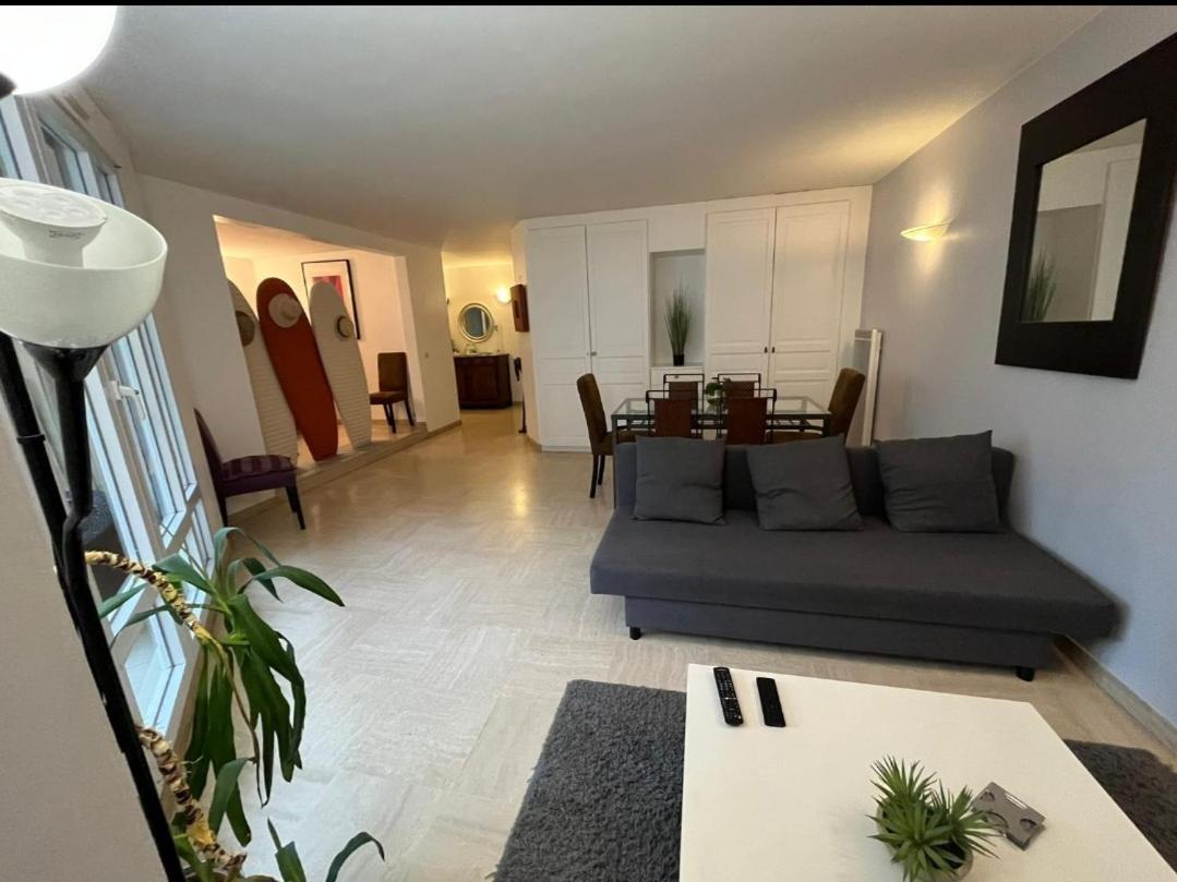 Apartment 115 Rue Vauban *