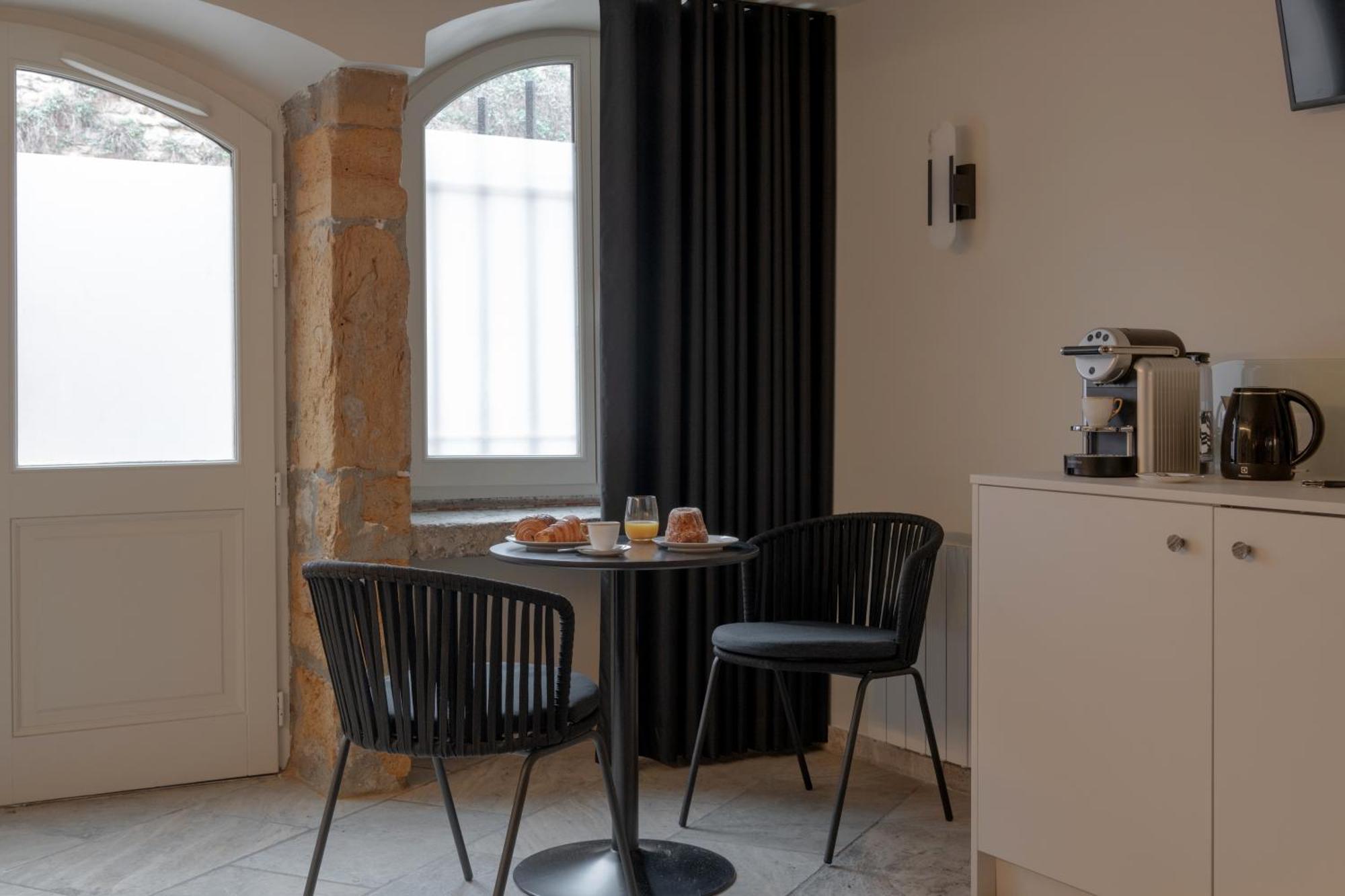 Mihotel Le Gourguillon 2*