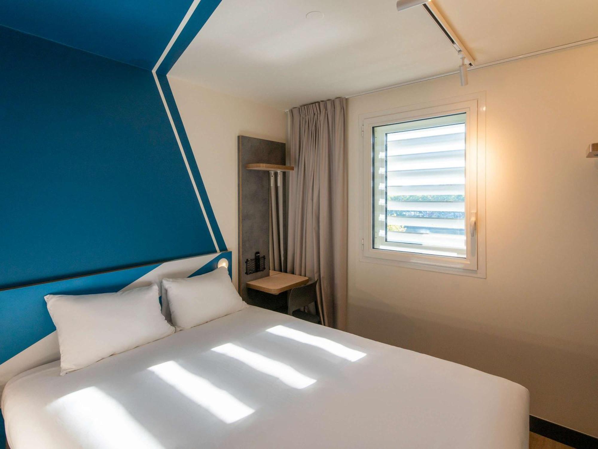 Ibis Budget Centre Confluence Hotel 2*