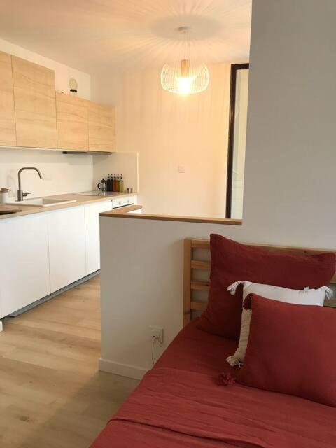 Renovated Flat With Loggia - Gare Part-dieu 5min Apartment