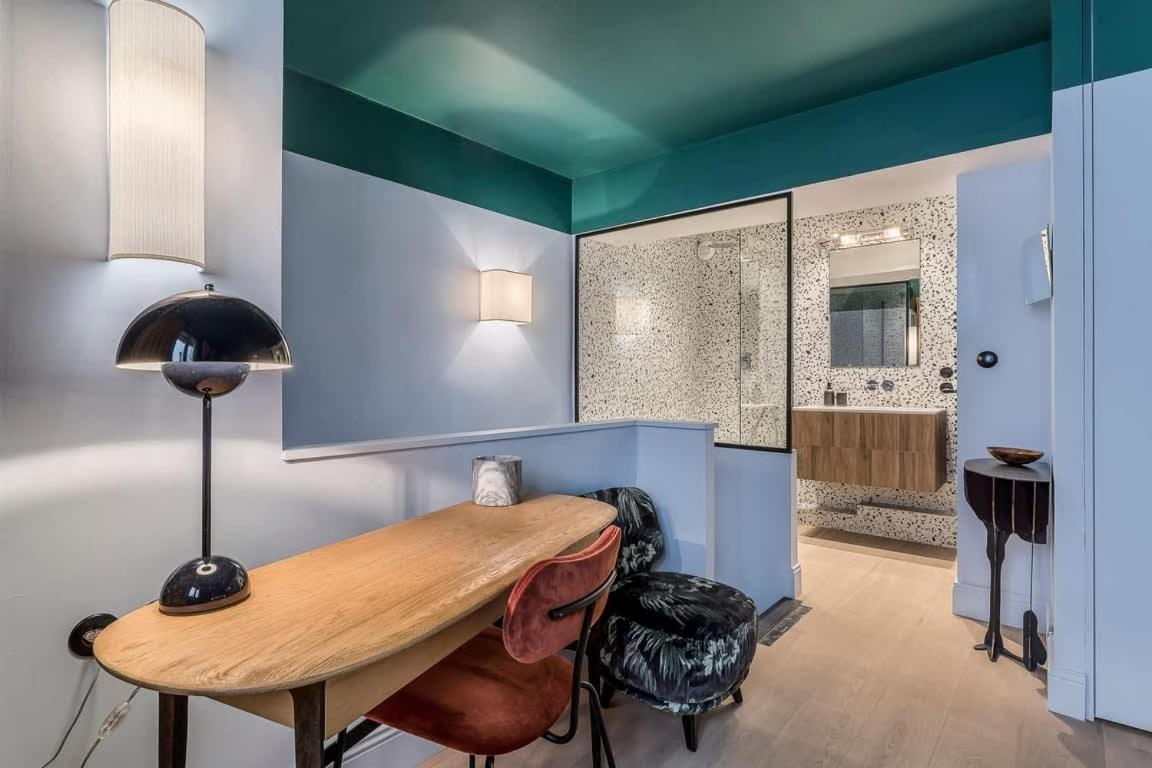Jungle Art - Furnished - Downtown Apartment *