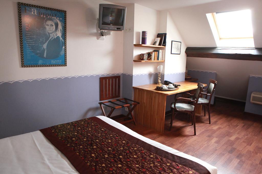 Hotel Des Celestins 3*