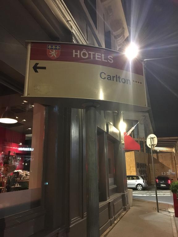 Au Coeur De *