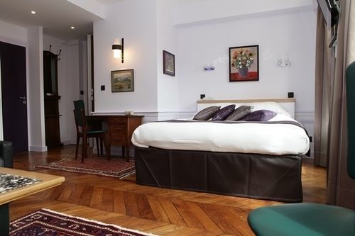 Hotel Des Celestins 3*
