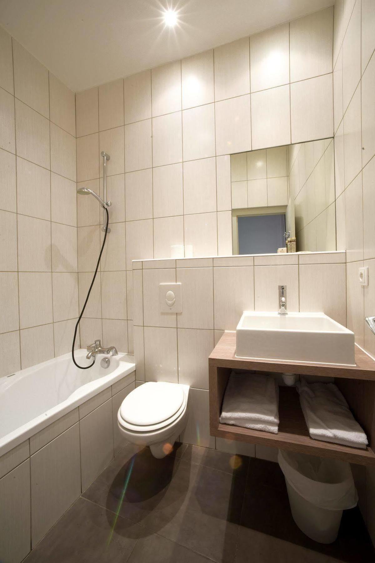 Hotelo Charité Hotel 3*