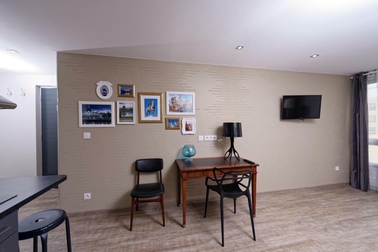 At In Apartment Lyon