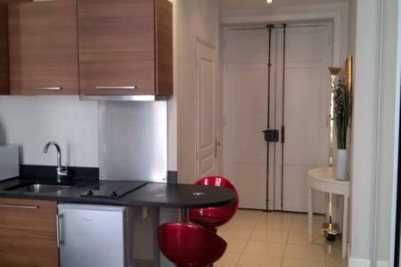 Centre Apartment *
