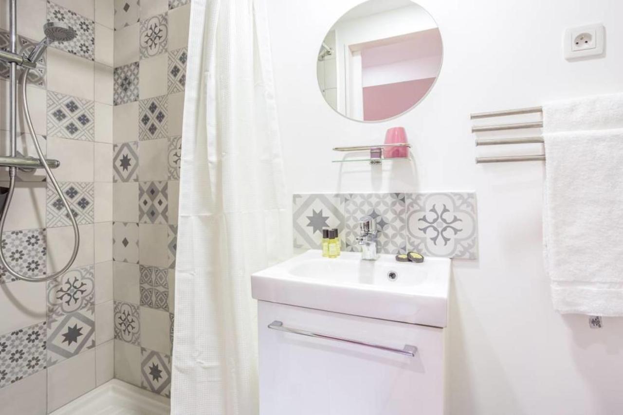 Apartamento Charming Little Next In Vieux-lyon By Guestready