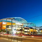 Lyon Confluence - Duplex Au Calme Avec Parking Prive En Option