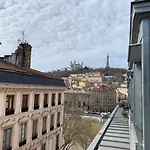 Celect\'In Lyon Suites Climatisees Skyview