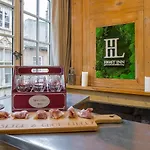 Host Inn - Cœur Vieux Lyon & Spa