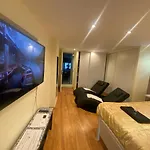 Jacuzzi En Duplex A 5 Minutes Du Centre Ville A Pied