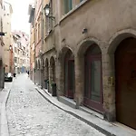 Le Nid Du Lion - Joli T2 Quartier St Georges Au Calme