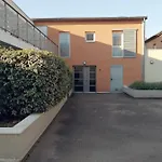 Studio Fonctionnel Au Calme Avec Garage Individuel Et Balcon