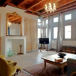 La Maison Debourg