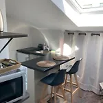 Studio Cocooning Et Refait A Neuf. Lyon 06