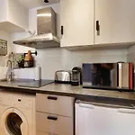 Appartement Cosy, Confortable Et Idealement Situe