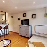 Appartement Cosy, Confortable Et Idealement Situe