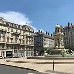 Calm Lyon Studio 4 People Jacobins-Bellecour