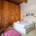 The Old Lyon Sauna 6 People
