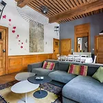 The Old Lyon Sauna 6 People