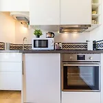 Le Petit Chaponnay - Charming Apartment For 2 Near Saxe Gambetta