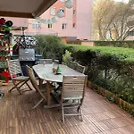 Gare La Part Dieu, Avec Terrasse, Jardin Et Parking
