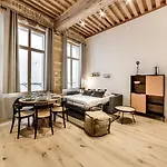 The Incredible Suite Moulin - Brand New 2022 Ail