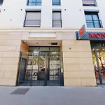 Le Valmy: Appartement Lumineux Au Pied Du Metro