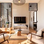 Host Inn Neat Suite - Spa & Cinema