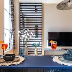 Host Inn Neat Suite - Spa & Cinema