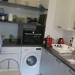 Appartement Confortable Et Au Calme Avec Terrasse Proche Du Metro - Accueil Personnel
