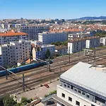 Terrasse De La Gare