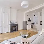 Renovated 1Br Flat Near L Pradel Metro Station