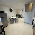 Appartement Dauphine - Pres De La Gare